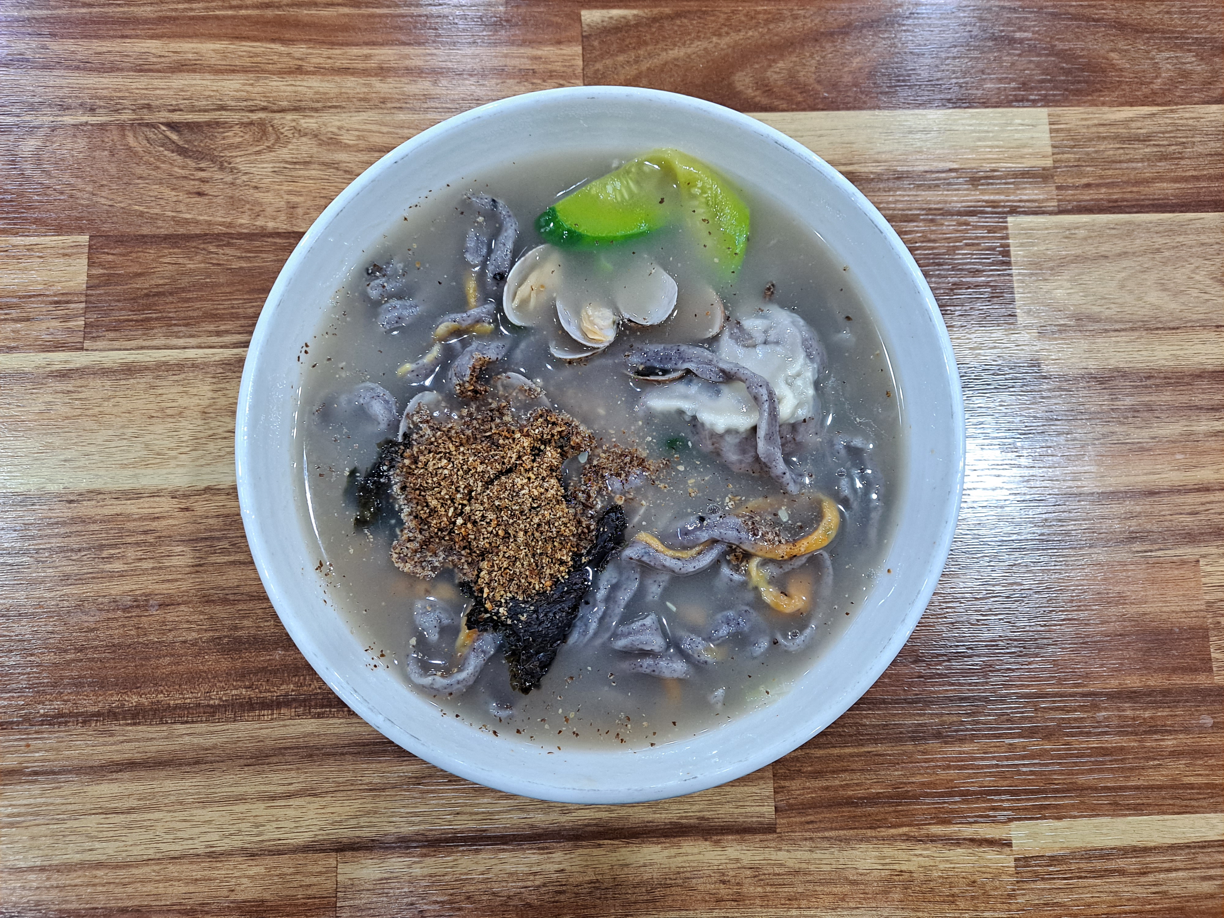  입이 함지박만하게 벌어지는 맛, 청주 함지박 칼국수