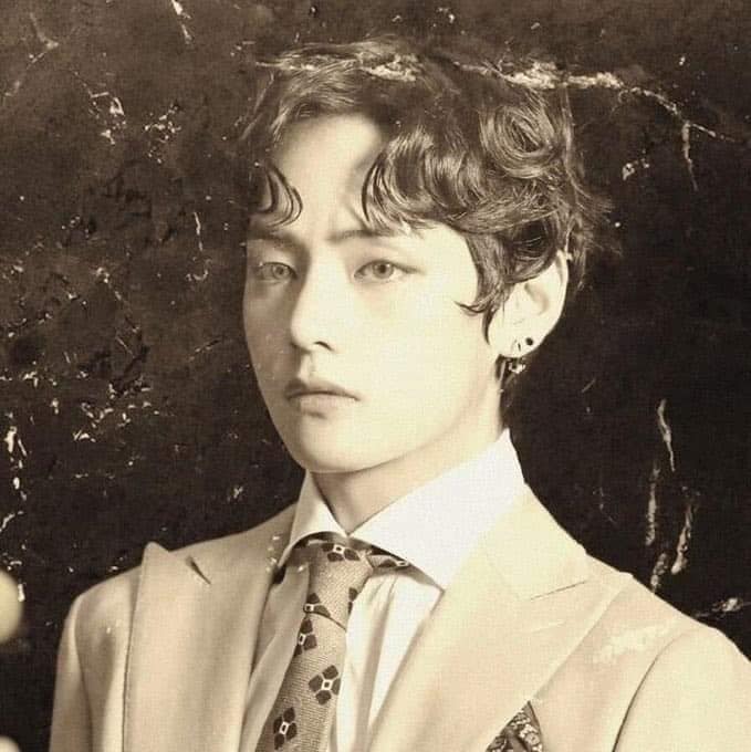  고이고이 간직하고 싶은 빛바랜 태형이 흑백사진