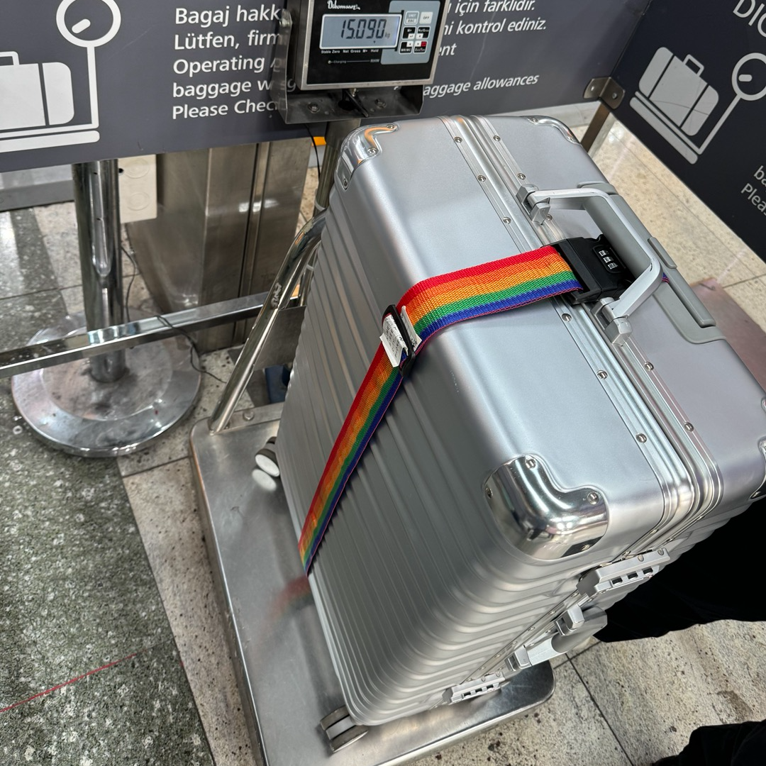 사비하 괵첸 국제 공항 저울