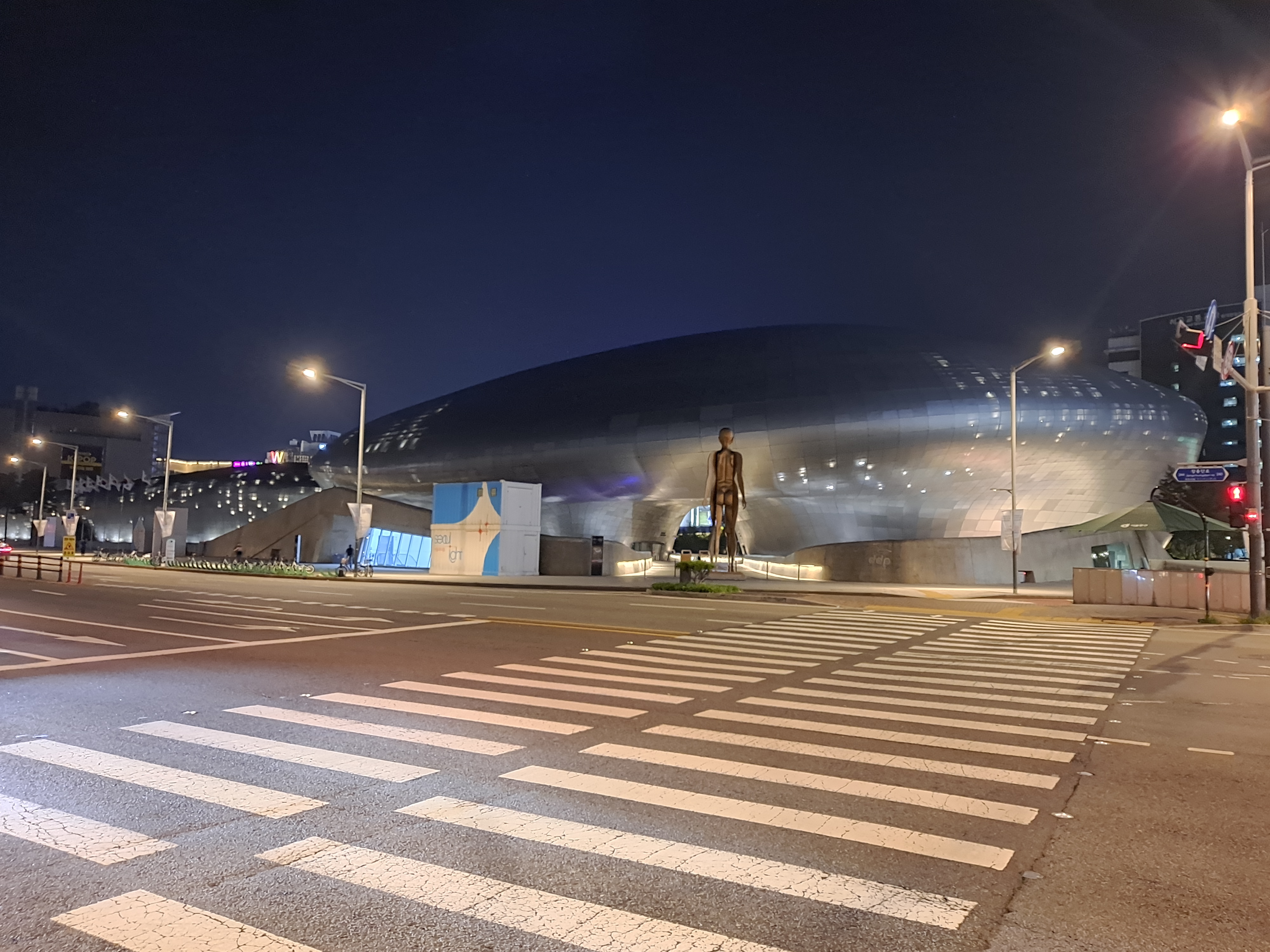  서울 동대문디자인플라자(DDP)