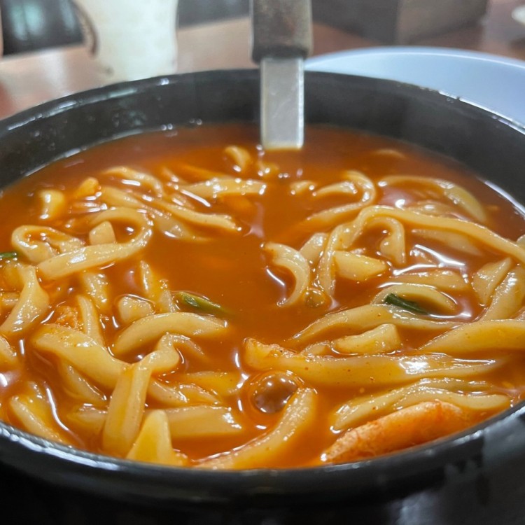 뚝배기 수제비 칼국수