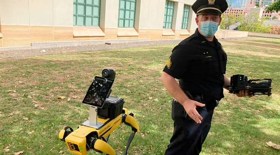 하와이 경찰, 노숙자 코로나 검사용으로 로봇개 사용 논란ㅣ