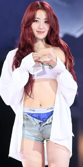 허윤진팬츠리스룩