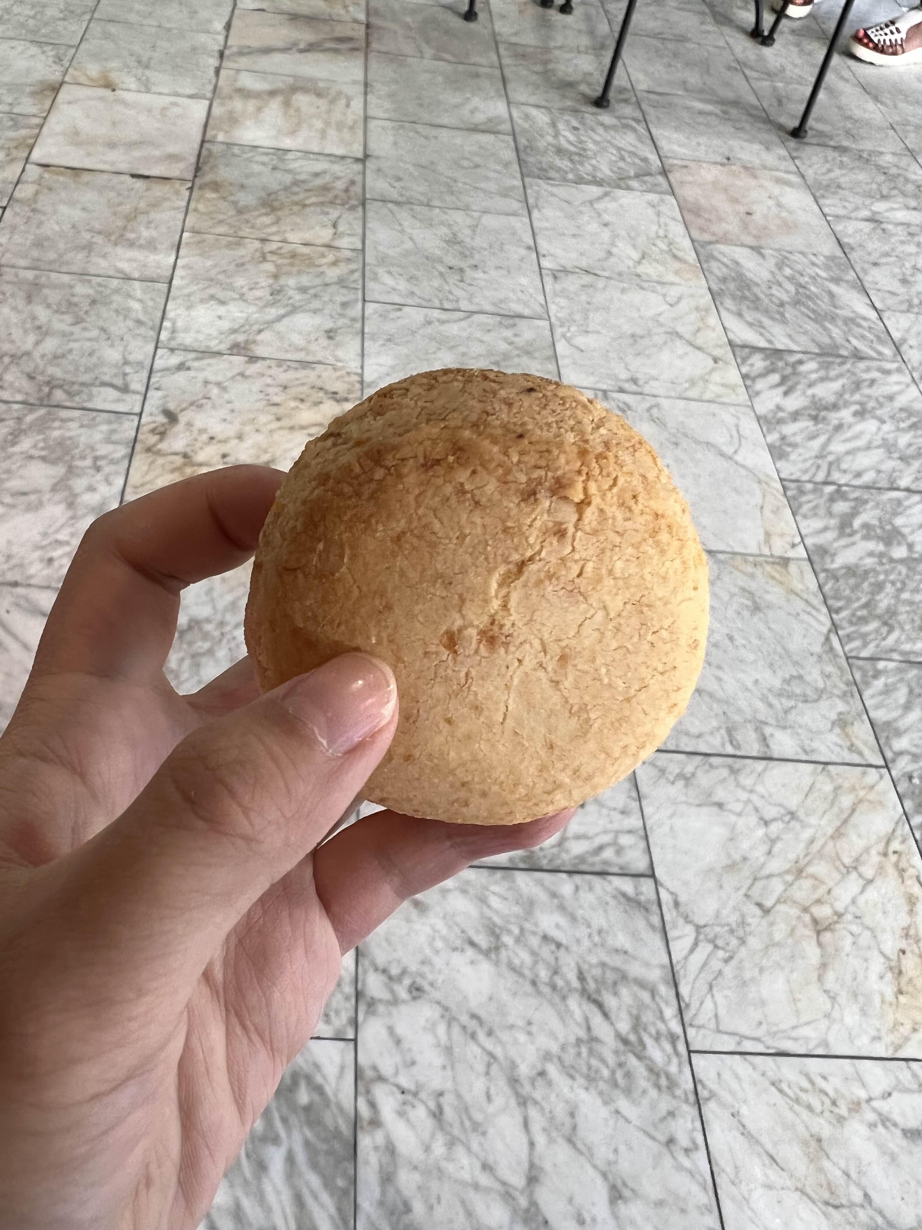 팡지케이주 (Pao de Queijo) 라는 브라질 치즈빵