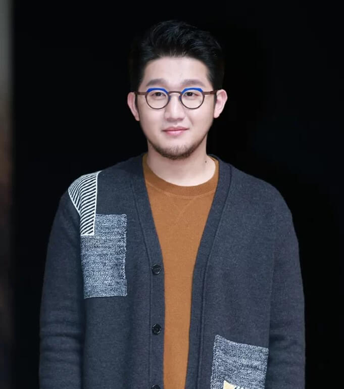 &#39;버터맥주&#39; 논란이 제조사와 민사소송으로 확대되었는데&#44; 박용인의 자택에 가압류 신청이 법원에서 받아들여졌다.
버추어컴퍼니는 &#39;뵈르&#39; 맥주로 불리는 제품을 광고하며 식품표시광고법 위반 혐의로 불구속기소되었고&#44; 부루구루는 박용인의 불법 행위에 대해 법적 대응을 예고했다.
박용인은 사과와 해명을 통해 재판 과정에서 성실하게 임할 것을 강조했고&#44; 첫 공판기일은 4월 23일로 예정되어 있다.