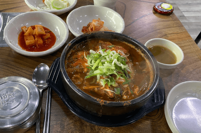 토밥즈 토요일은 밥이 좋아 파김치 감자탕 천안 맛집