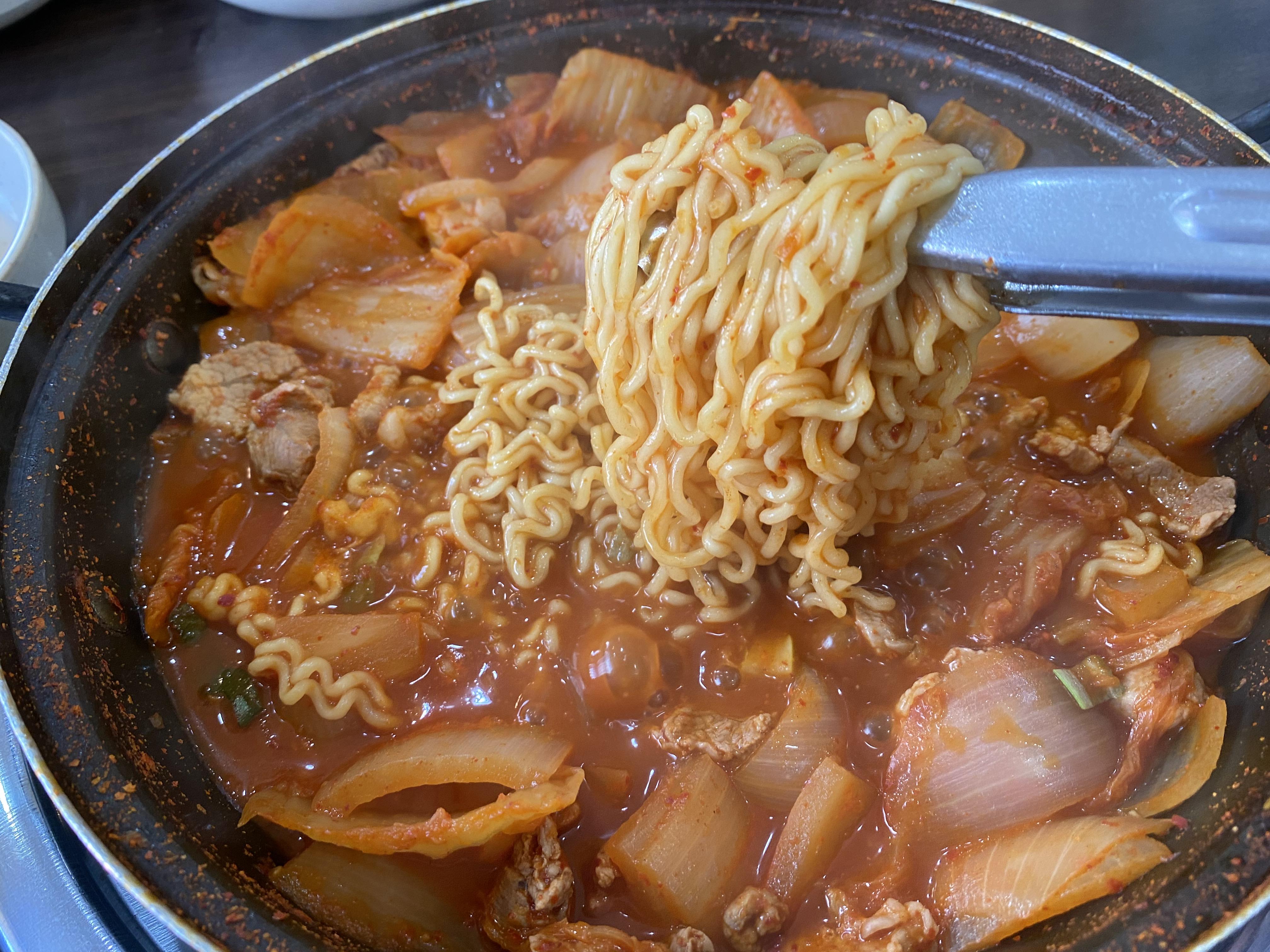  바로 밥도둑되는 돼지고기 두루치기 짜글이
