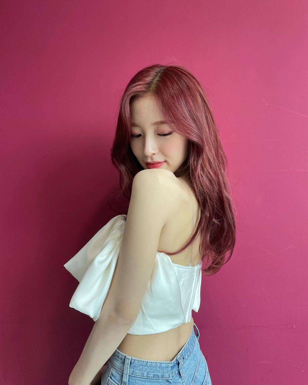 오마이걸 아린 인스타그램 오프숄더 끈나시 사진들 모음