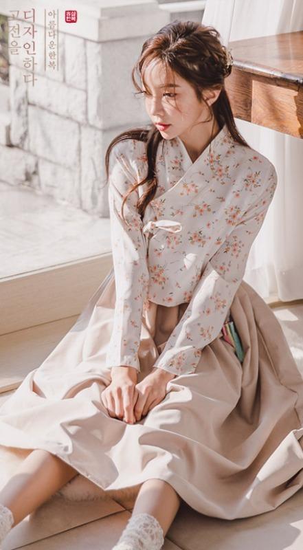 나혼자산다 나O님 착용) 수화 베이 원피스