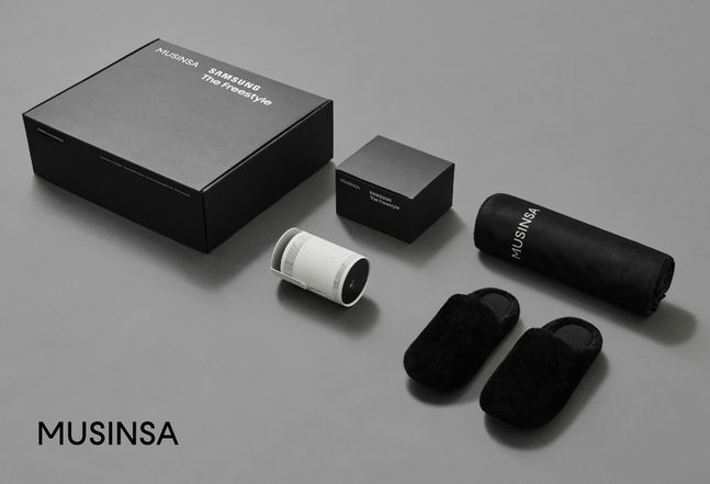  무신사 (삼성전자 포터블 스크린 구매고객 굿즈패키지 이벤트)