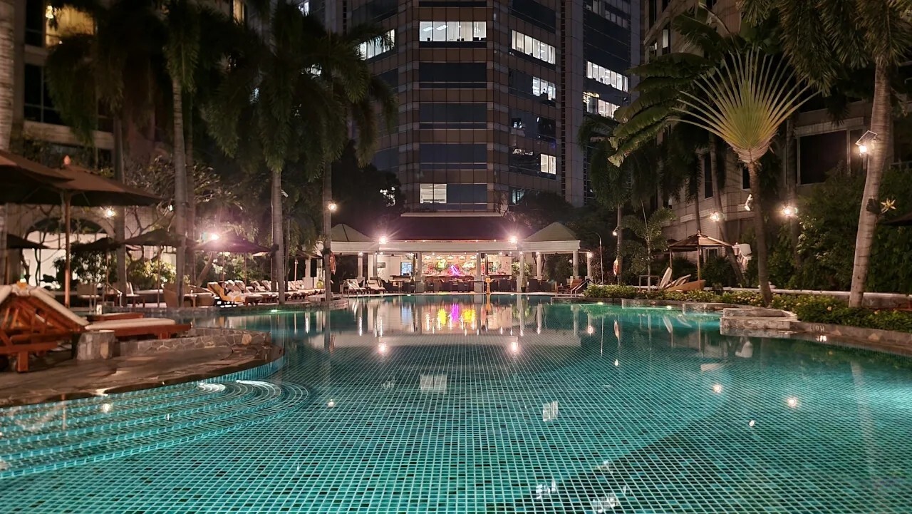 콘래드 방콕 호텔 수영장 이용시간