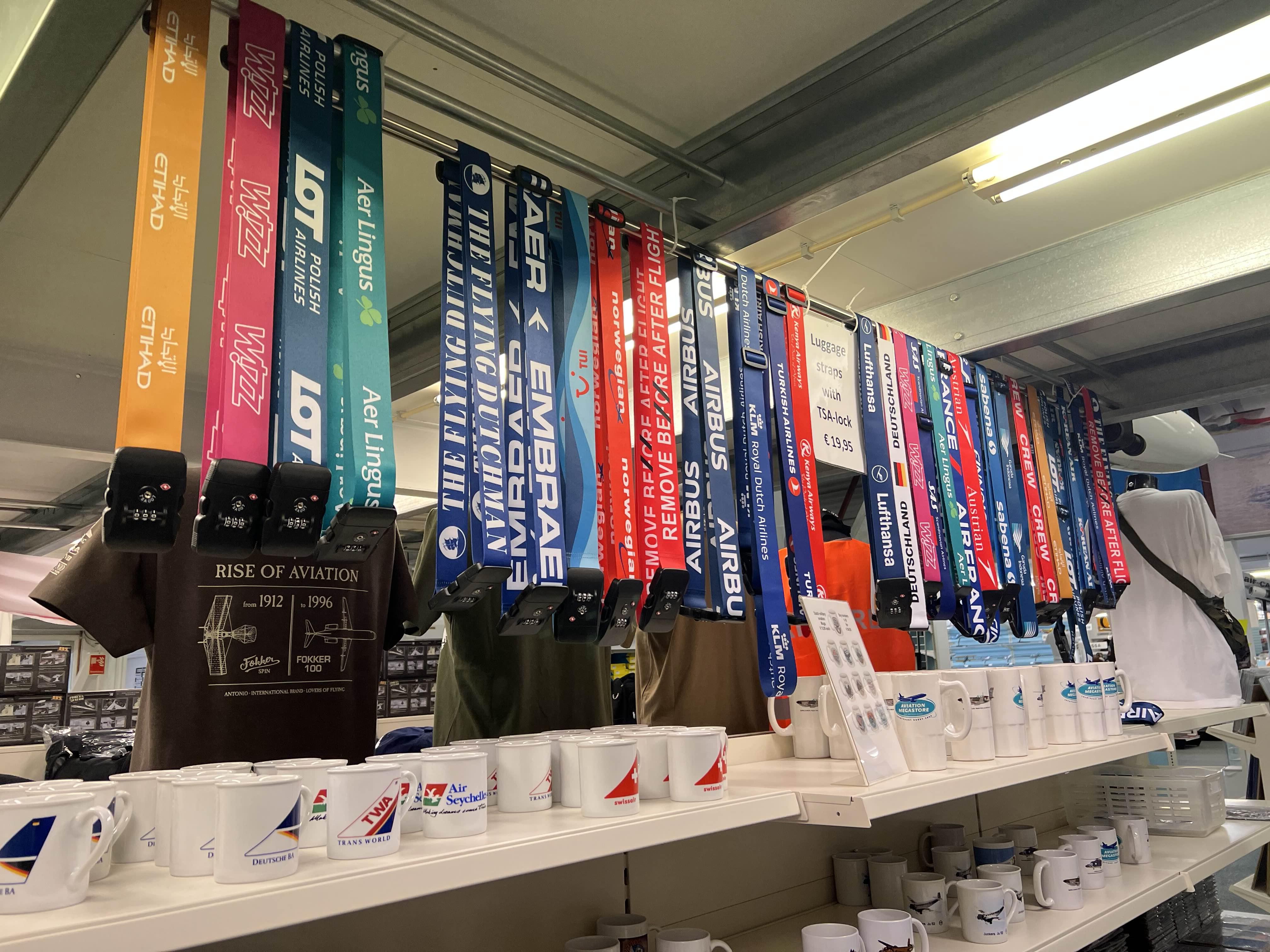  부다페스트 Aviation Megastore, 비행기용품이 가득한 스토어