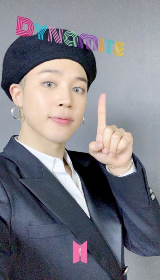  방탄소년단 지민, 아미의 심장을 강타한 베레모 스타일링 '지민 이즈 뭔들'