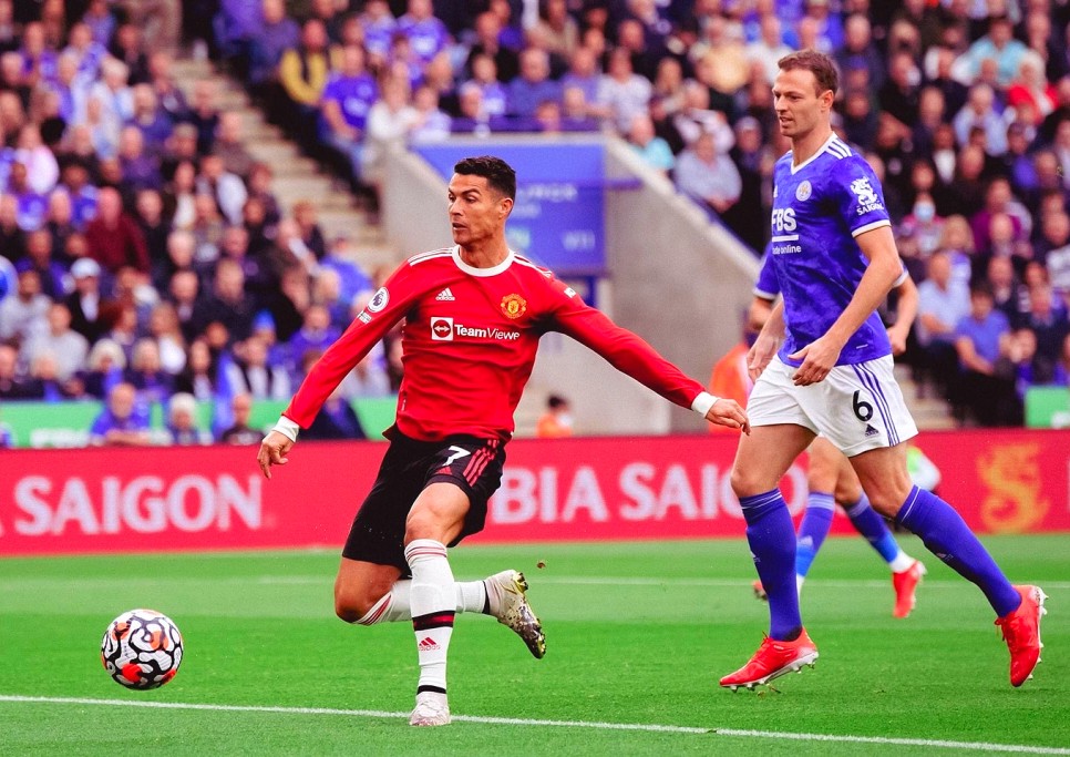 2-4로 패한 맨유 최악의 부진이 계속되는 솔샤르 경질이 대답하며 레스터에게 2