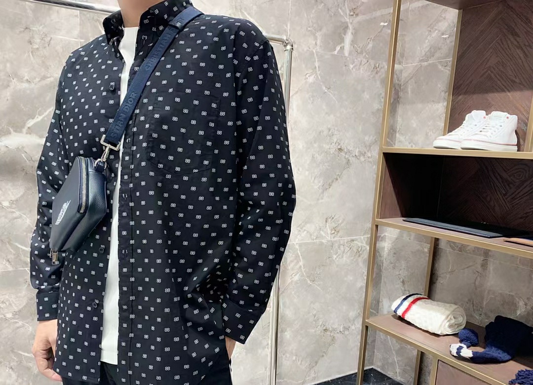  [BALENCIAGA] 발렌시아가 BB 셔츠 534333 TELE5 1070