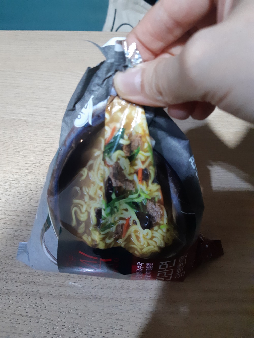  봉지 라면 바깥에서 먹는 방법