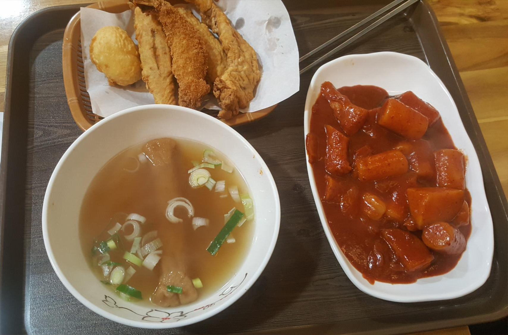  손에 꼽히는 떡볶이의 맛보자 옴시롱 감시롱에서 전북 전주 '돌아온 떡볶이'로