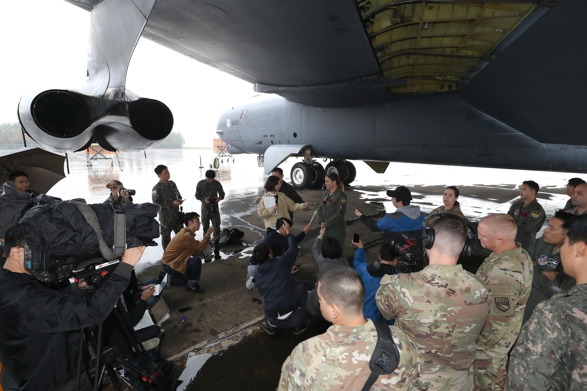 아덱스 2023 지원 B-52H 전폭기의 위력, B-52 폭격기 제원 가격