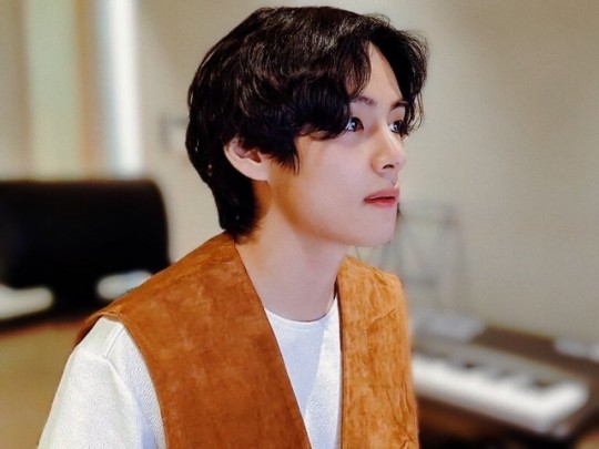  방탄소년단 뷔, '젠더리스' 패션 완벽 소화 해외 호평 쏟아져