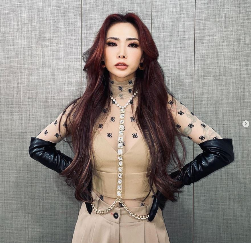  홀리뱅, 허니제이 프로필 패션 스니커즈