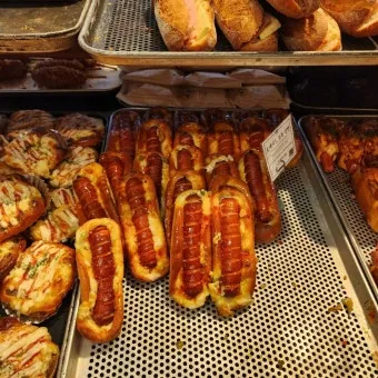 성심당 빵 추천 망고시루가 아닌 망고롤 맛은 어떨까_21