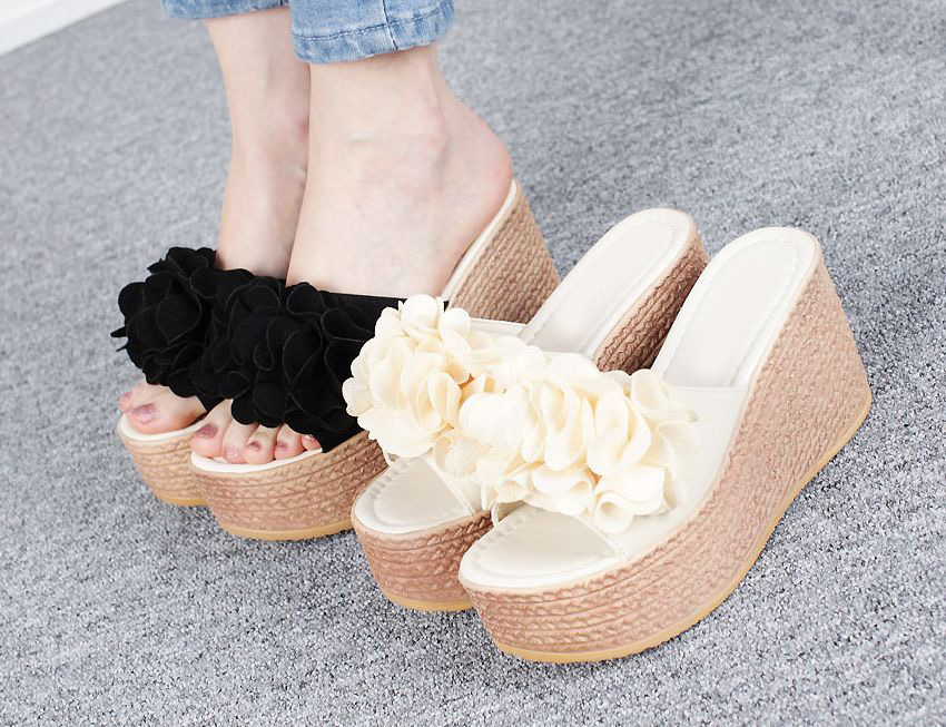  플라워 코사지 8.5cm 가벼운 통굽 웨지 슬리퍼