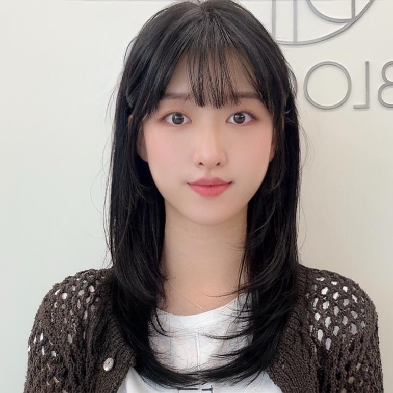 블랙컬러의 레이어드컷 관련 이미지