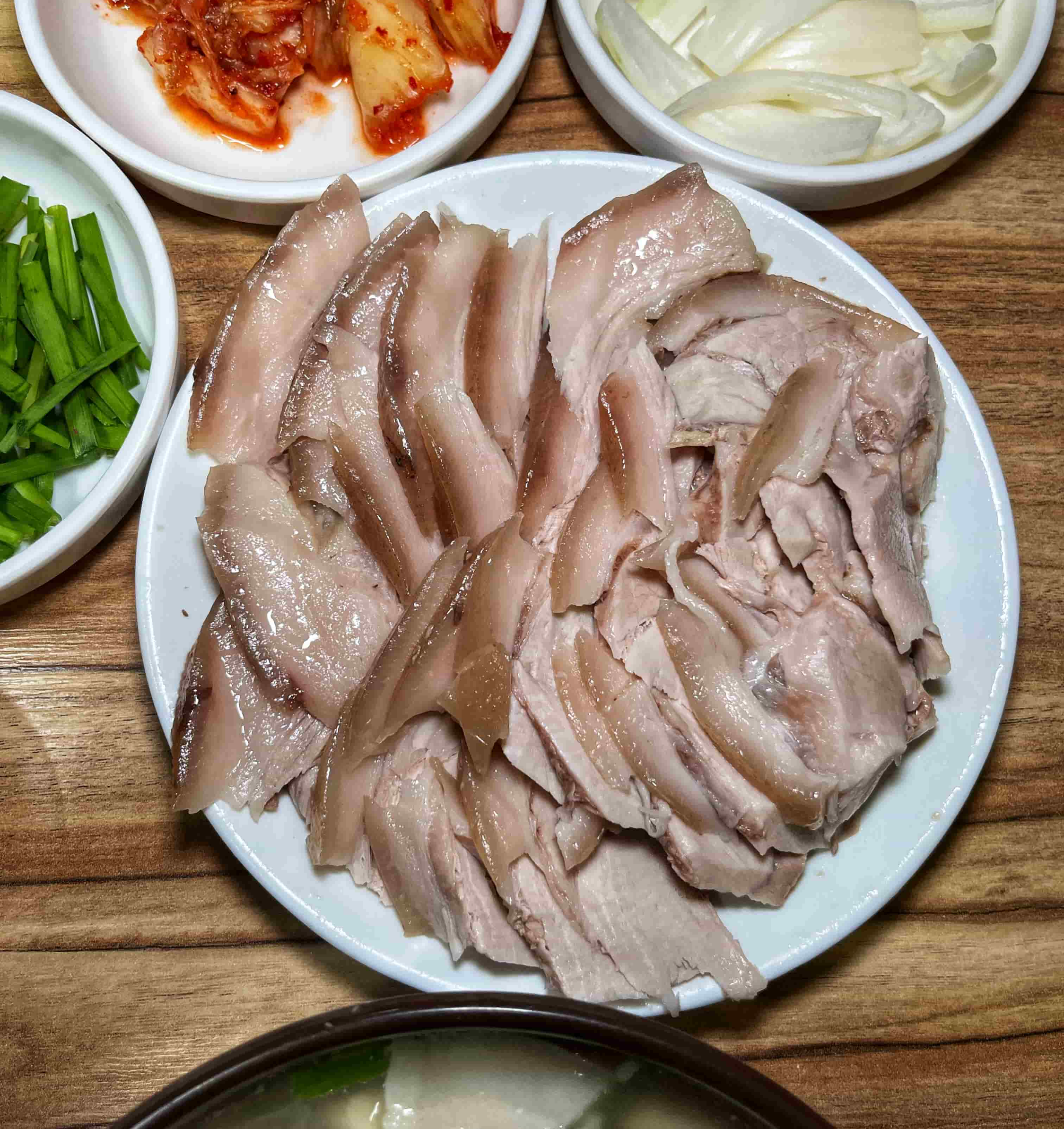 군위식당 돼지고기 사진