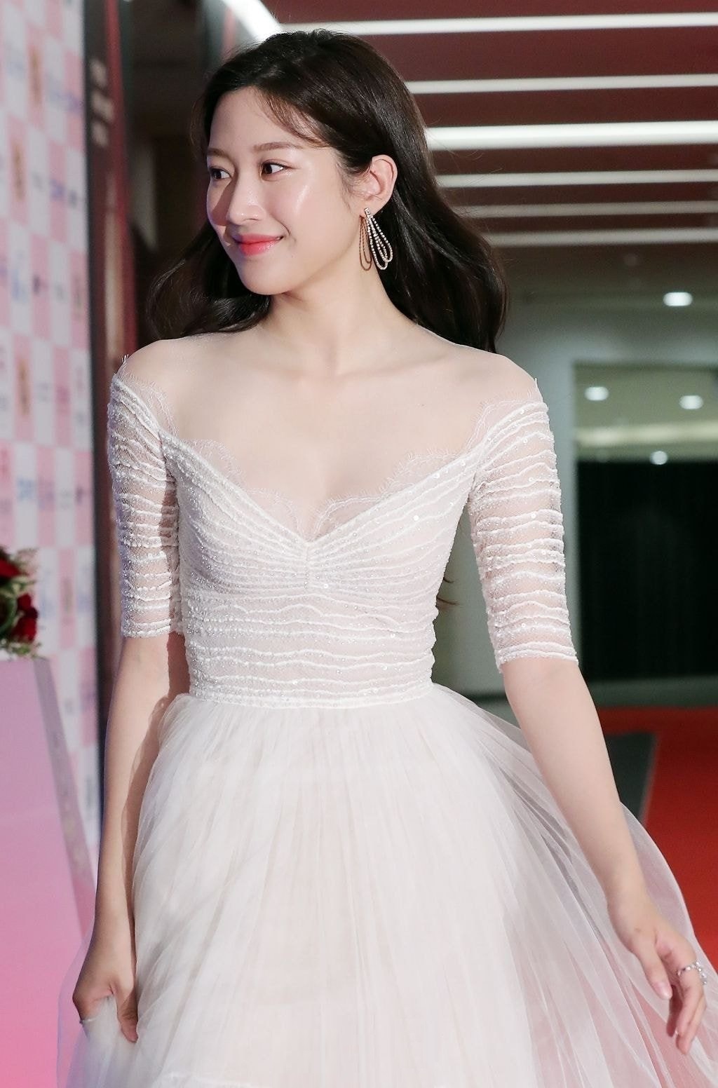  걸어오는 문가영