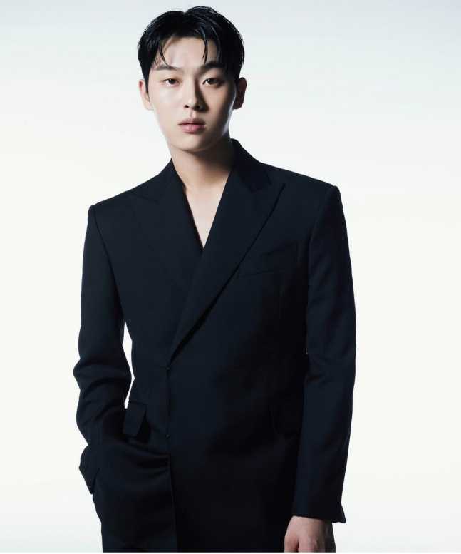 배우 최현욱