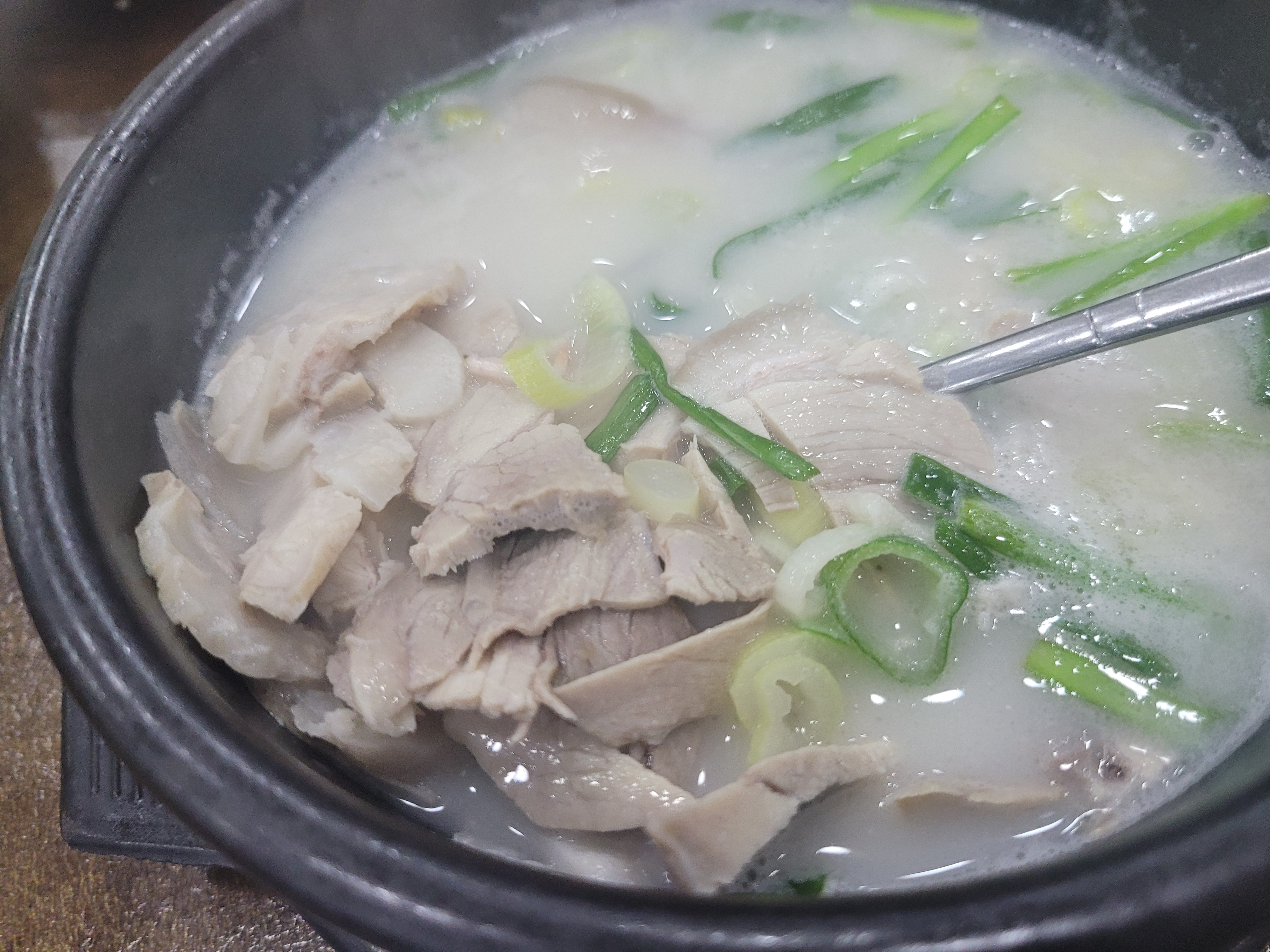 대한민국 일등 국밥집 가가국밥 육수맛이 일품입니다.