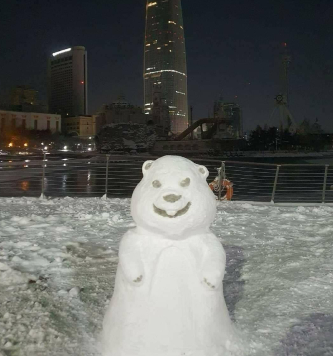  군침이 싸악 도는 눈사람ㅋㅋㅋㅋㅋ