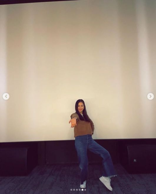  고소영 영화관 통째 대여? "오랜만에 극장에서 신났어요^^" 댄스까지 선보여