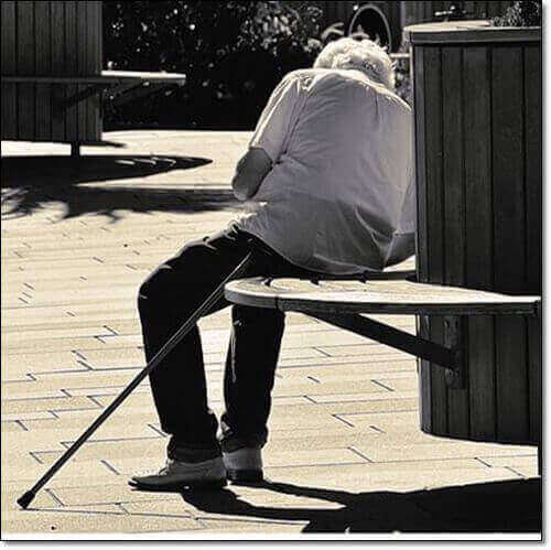노인에게 해로운 과수면증
