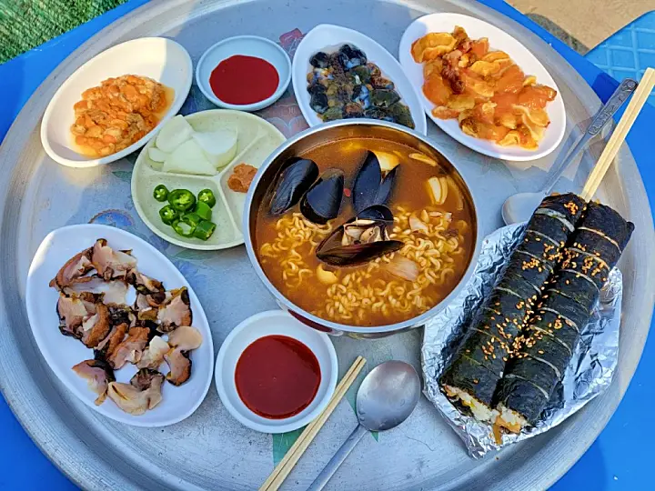 부산 영도 멍게&#44; 소라회 해삼&#44; 성게 김밥&#44; 전복 해녀 해산물 맛집