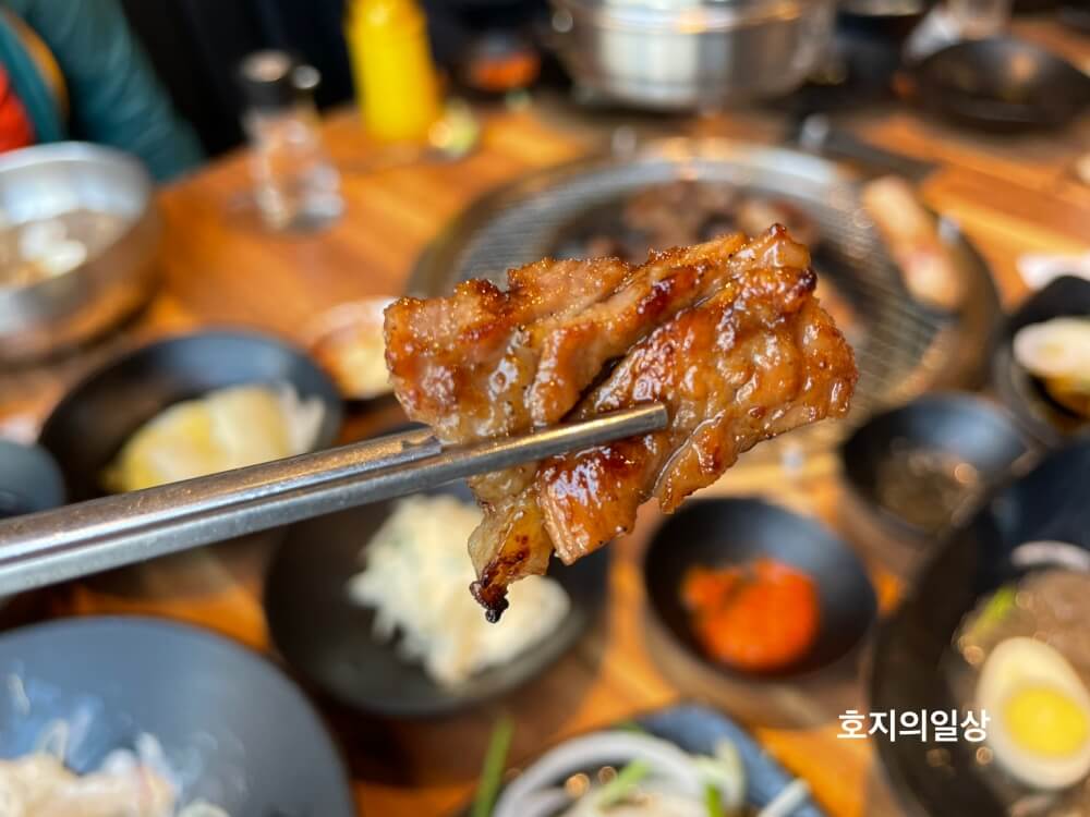 홍천 돼지갈비 맛집 풍년갈비 - 양념갈비 한점