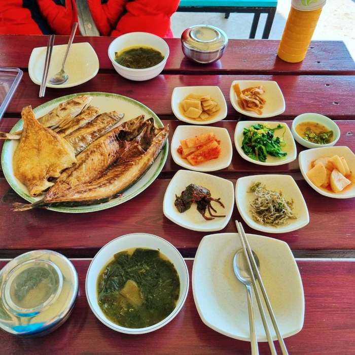  생방송 오늘저녁 멸치쌈밥정식 멸치회무침 우리 집 삼시세끼 남해 다랭이 마을 추천 가게 생선구이 유자막걸리 도다리쑥국 울금막걸리 1980회 방송 정보