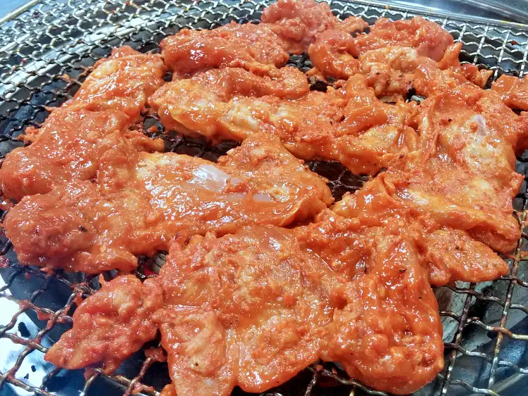 신계숙의 맛터싸이클 다이어리 61년 노포 숯불로 굽는 닭갈비 맛집 추천