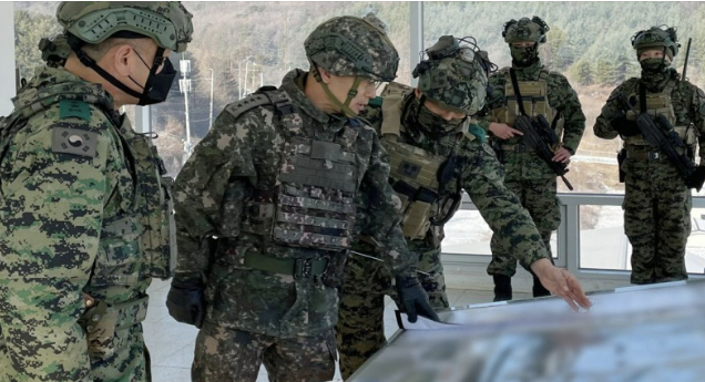 육군총장－참수부대현장지도