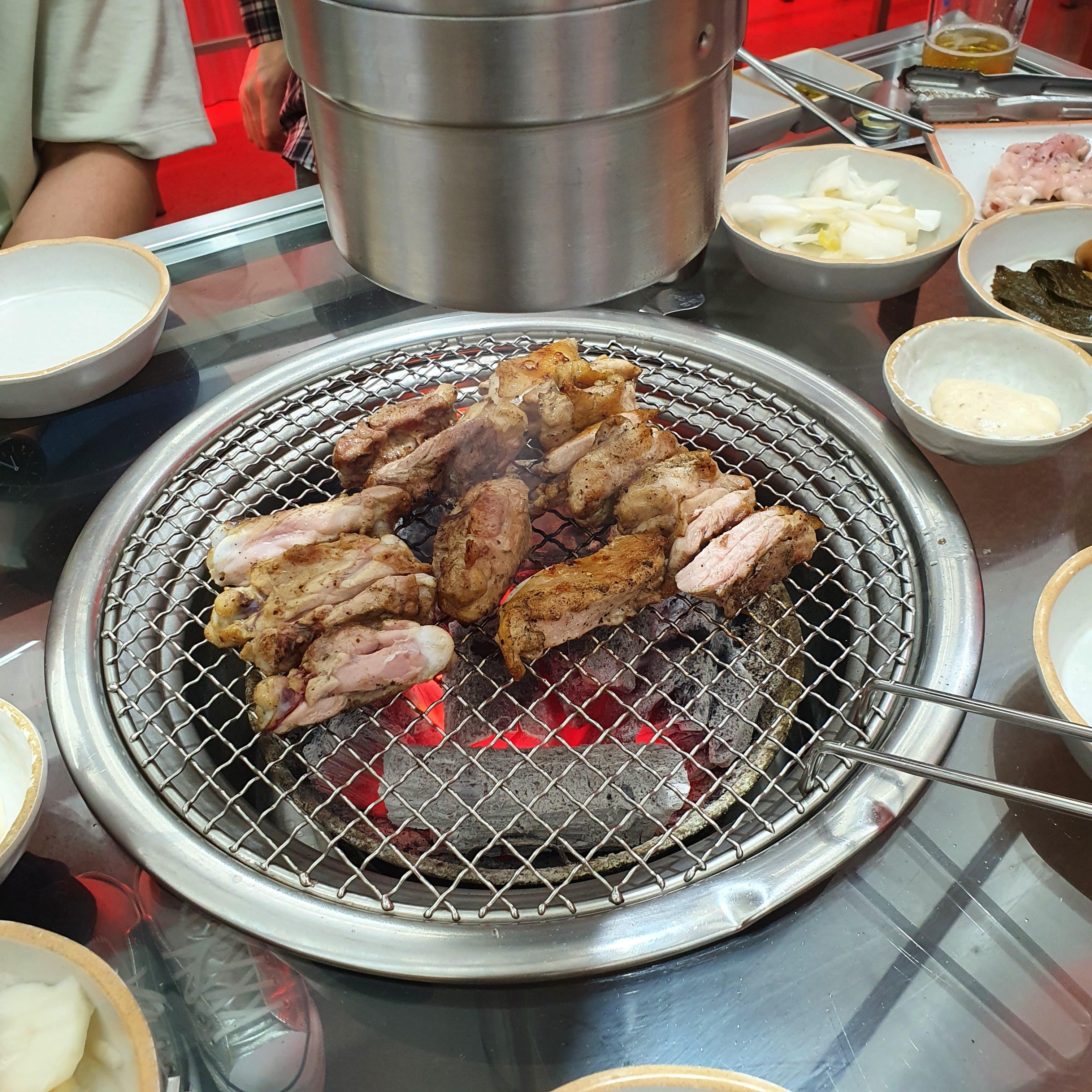  신사 가로수길 근처에서 숯불닭갈비 - 은화계 내돈내산 솔직후기
