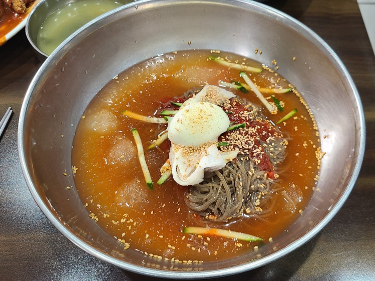 물냉면