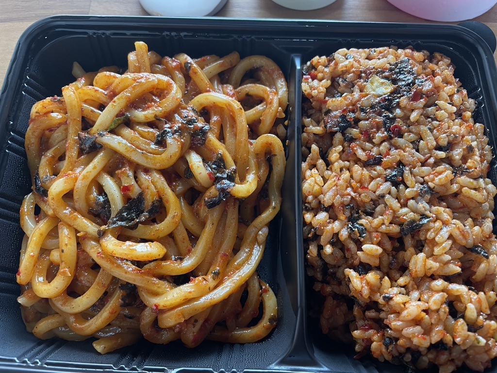 큰집 막국수 닭갈비 우동사리 볶음밥