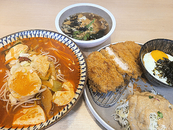  가족 모두 좋아하는 돈카츠와 쌀국수를 동시에 먹을 수 있는 오유미당 울산삼산점, 울산맛집