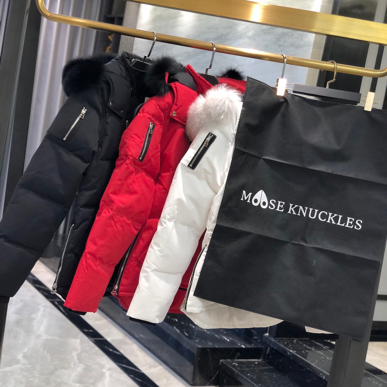  [MOOSE KNUCKLES] 무스너클 20FW 쓰리쿼터 3Q 다운 패딩 블랙 블랙퍼 화이트퍼 MK2228M3Q 290