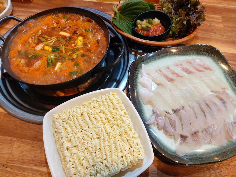 부산 광안리 맛집 행복식당 회&#44; 매운탕