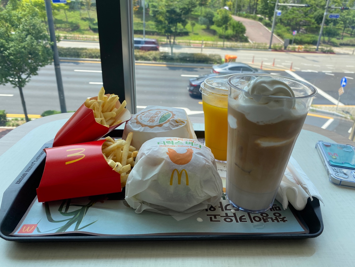  다시돌아온 찐 한국인을 위한 맥도날드 창녕 갈릭 버거와 신제품 아이스크림라떼