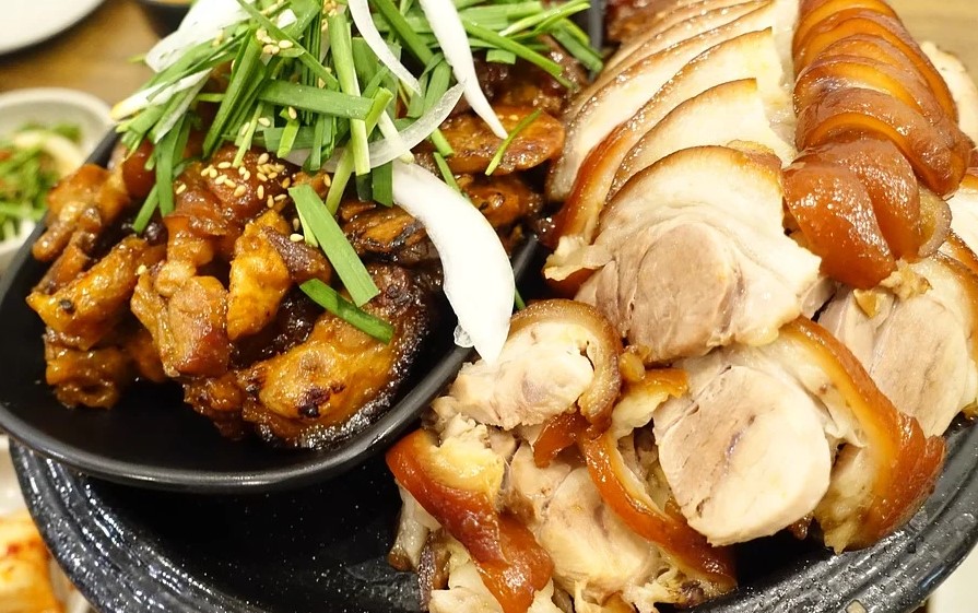  슈바인스학세! 독일 족발이라고? 유래부터 레시피까지 알아보자. 맛집도!