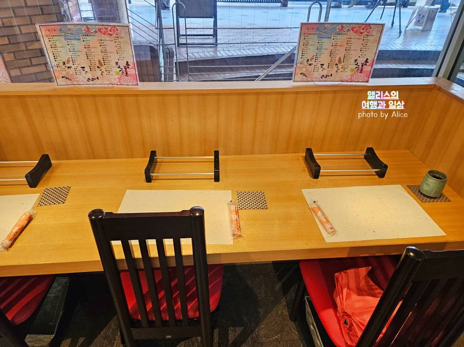 일렬로 늘어선 맛있는 꼬치 튀김 교토 기온 본점 마이코 한 리뷰