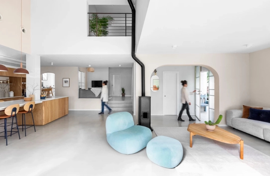 예쁜 거실 인테리어 천장 실링팬 설치한 스킵플로어 14