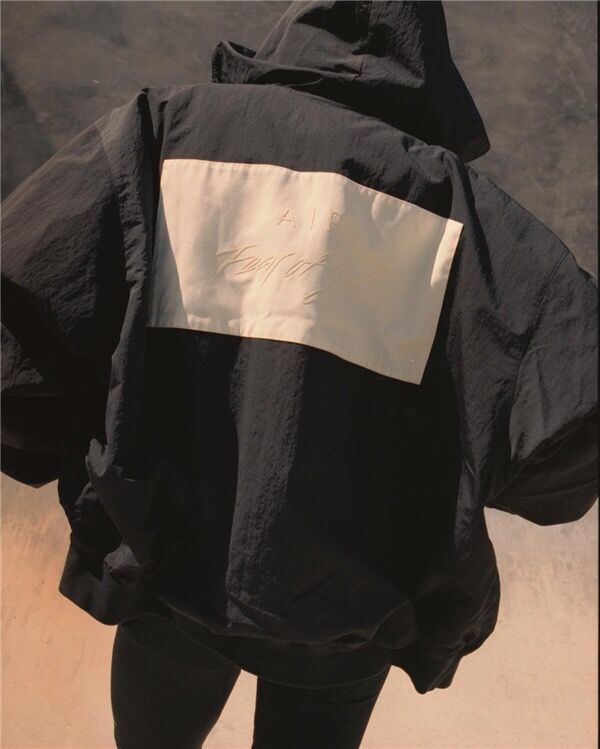  [FEAR OF GOD x NIKE] 피어오브갓 X 나이키 후디드 봄버 자켓 BV4408-010